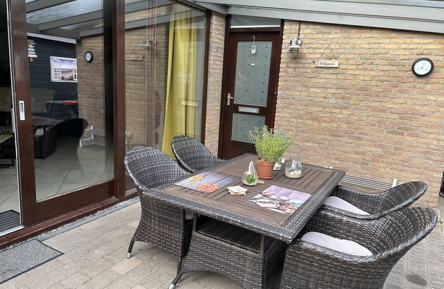 Holiday house "Haus Seemöwe" directly at the Grevelingen sea, Brouwershaven/Den Osse