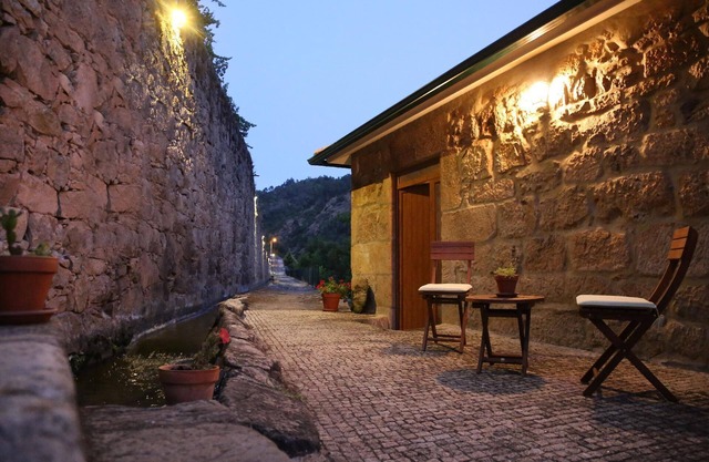 Holiday House in Várzea De Abrunhais with Private Parking