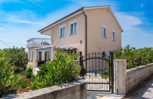Holiday house Krk (Stadt) for 1 - 6 persons with 3 bedrooms - Holiday home