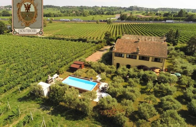 Holiday house Pozzolengo for 1 - 10 persons with 6 bedrooms - Twin house