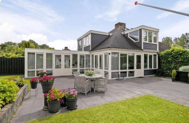 Holiday house Stavenisse for 1 - 5 persons with 3 bedrooms - Row house