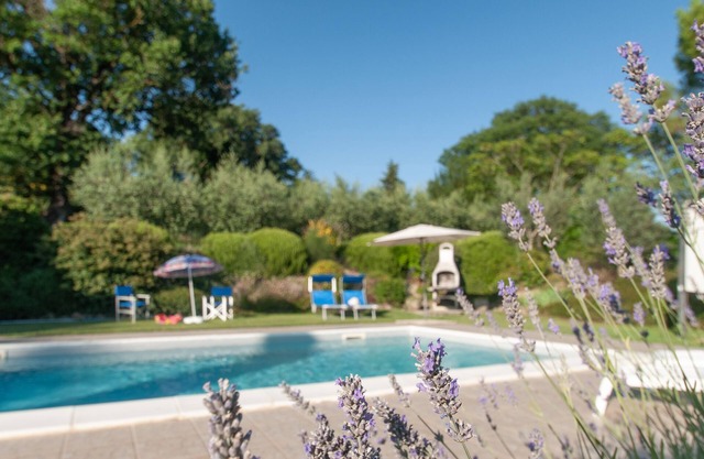 Holiday house with private pool and view in green Umbria