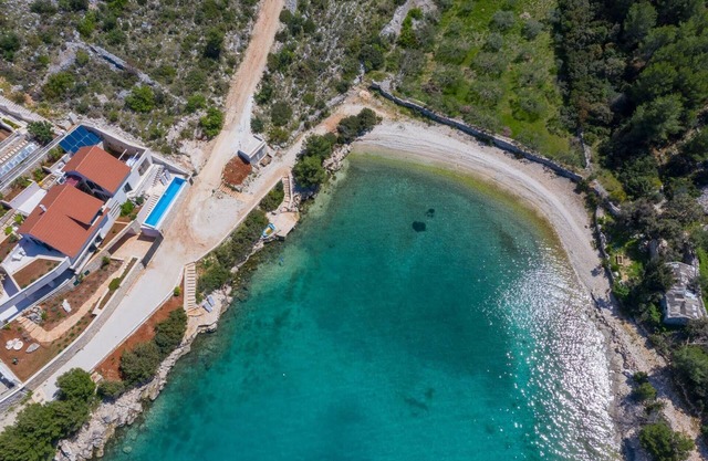 Holiday house with private pool for 10 persons + 2 children approx. 320 m² in Bobovišca, Dalmatia (Brac)