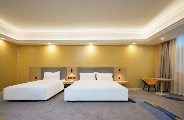 Holiday Inn Express Chengdu Tianfu Square by IHG