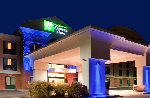 Holiday Inn Express Hotel & Suites Drums by IHG