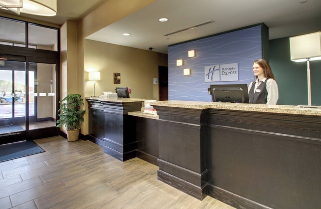 Holiday Inn Express Hotel & Suites Natchez South by IHG