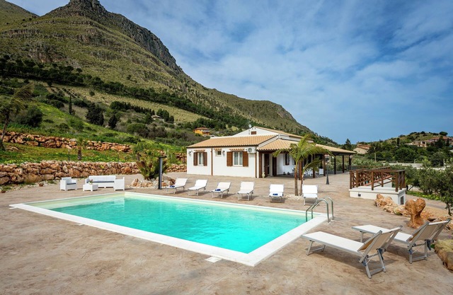 Holiday Home in Sicily with Pool & Garden