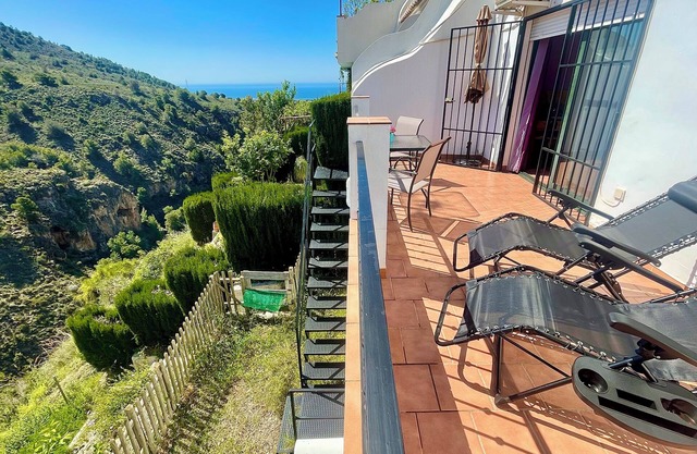 HOLIDAY RENTAL APARTMENT . 5 KM TO THE NEAREST BEACHES, WIFI, SUNNY TERRACE. GARDEN