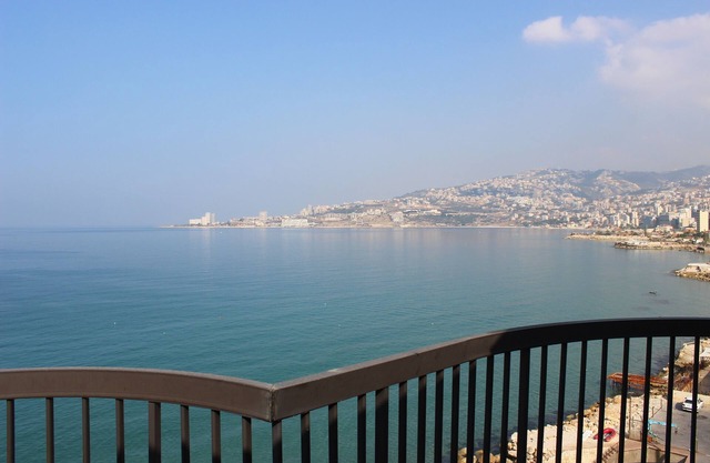 Holiday Suites Hotel And Beach