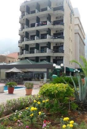 Holiday Suites Hotel & Beach Resort