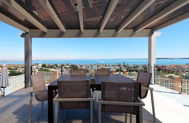 Holiday villa "El Carmoli" with a view of the water