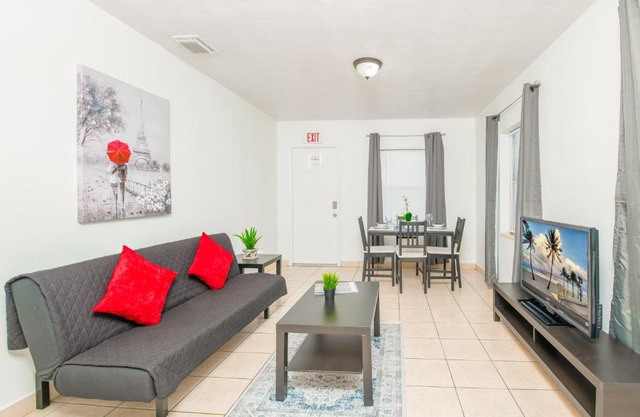 Hollywood private apartments
