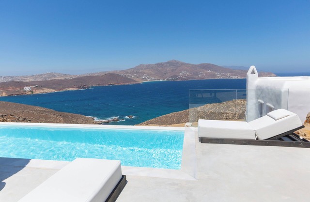 HoM Mykonos. 4-bedroom sea & sunset view Villa with private pool