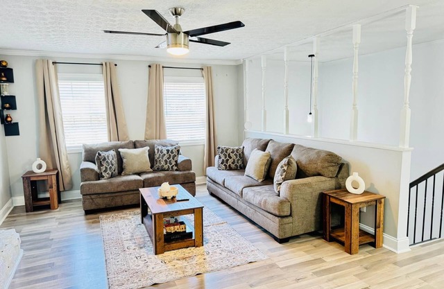 Home away from Home Spacious 5-bedroom house in Douglasville