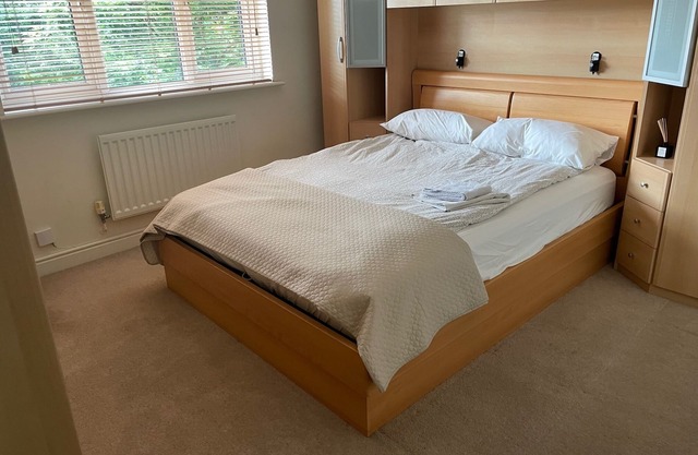 Home away - Northala field - 20 minutes to Central London/Wembley stadium/LHR.