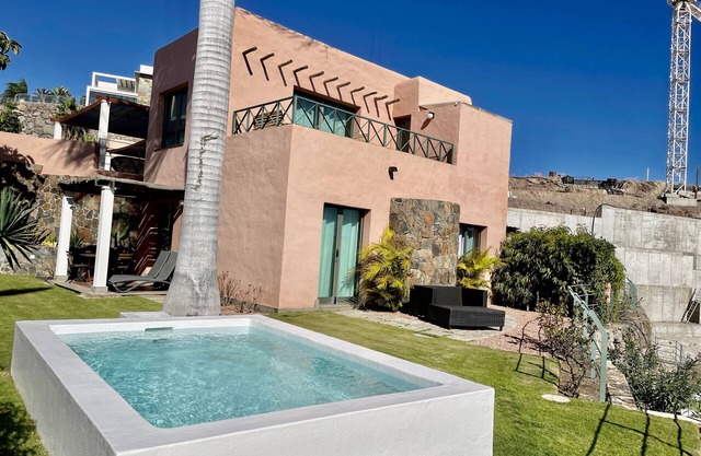 HomeForGuest Salobre Villa, 5PAX, WIFI, POOL, GREAT VIEWS