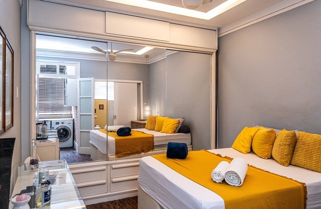 Home in Rio: Flamengo, 4 Guests, Beach and Park