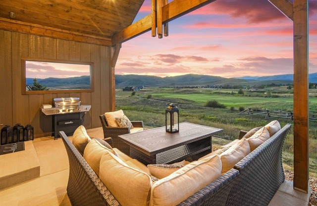 Home on Golf Course w/Hot Tub, Near Grand Lake