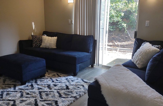 Home Sweet Home at the Battery! 5min walk!nEast Cobb Baseball Complex Tournament