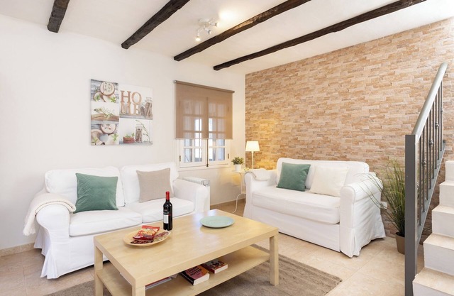 Home2Book Charming Cottage Juanita, Among Avocados