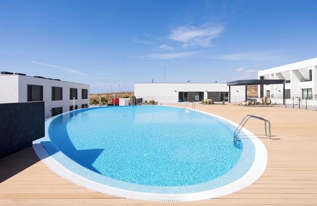 Home2Book Cozy & Modern Apt, Pool & Terrace