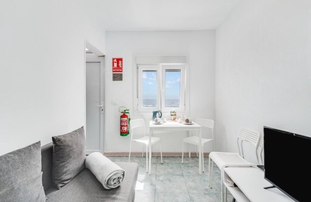 Home2Book Stunning BeachFront Apt, Pozo Izquierdo