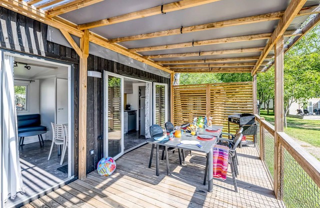 Homeflower Premium 29m2 - 2 Schlafzimmer + überdachte Terrasse 21m2 + CLIM + TV + Bettwäsche + Handtücher 4 Personen