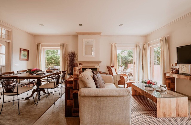 HomeForGuest Rural House El Laurel with terrace and large gardens