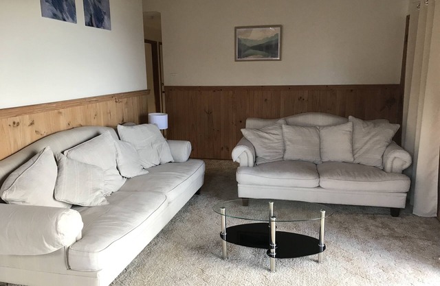 Homely Beach House - Direct Beach Access