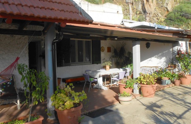 Homerez - 100 m away from the beach! House for 3 ppl. with sea view at Palmi