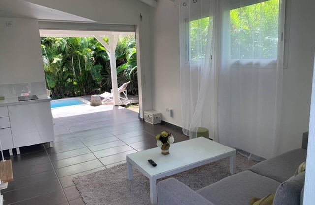 Homerez - Apartment in Le Moule, Private Pool