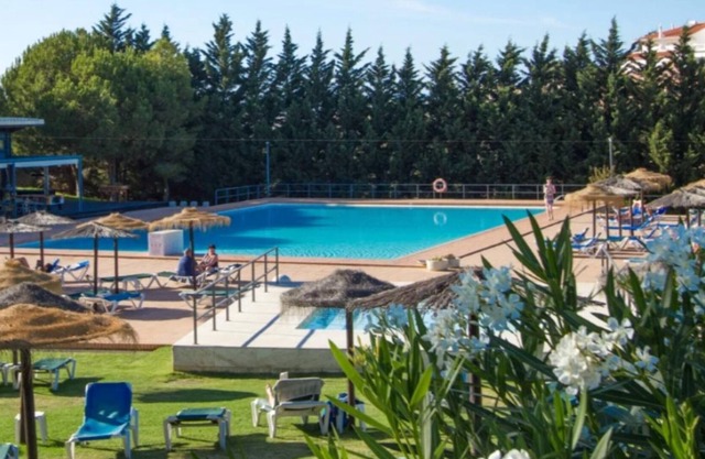 Homerez - Appartement for 4 ppl. with shared pool, terrace and balcony at Lagos