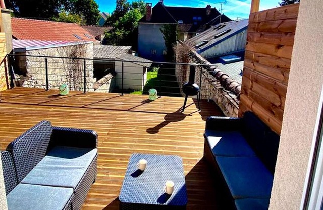 Homerez - Appartement for 4 ppl. with jacuzzi, garden and terrace at Nemours