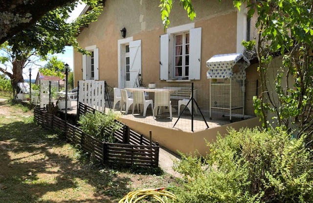 Homerez - Beautiful house for 4 ppl. with terrace at Sainte-Croix-du-Mont