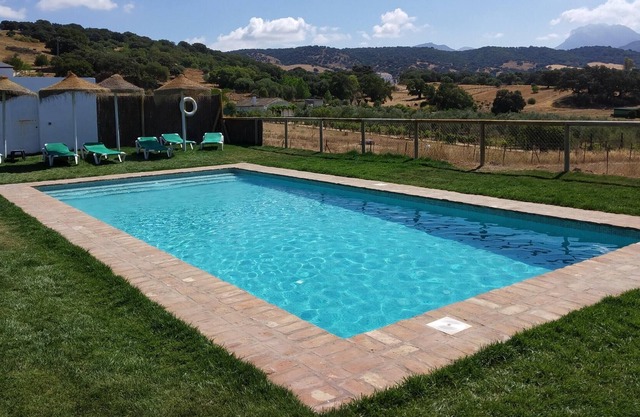 Homerez - Big villa for 18 ppl. with swimming-pool and garden at Prado del Rey