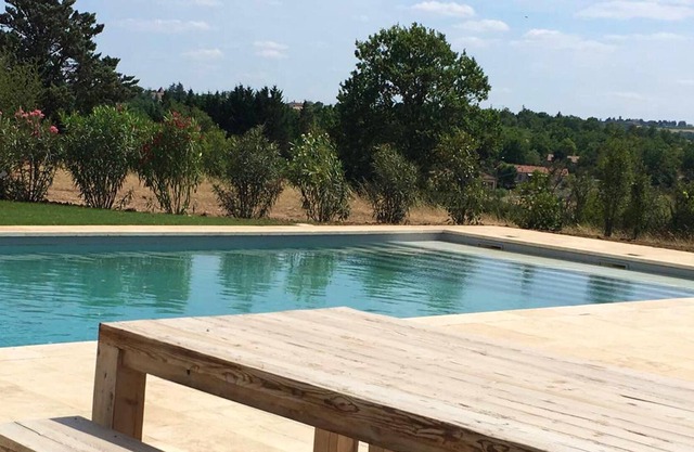 Homerez - Big villa for 12 ppl. with swimming-pool and terrace at Cahors