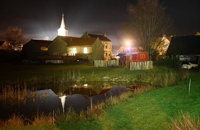 Homerez - Bungalow for 4 ppl. with shared pool and terrace at Saint-Pardoux