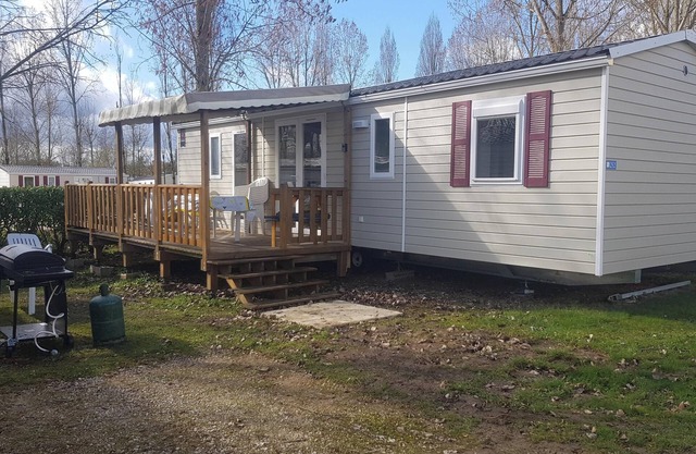 Homerez - Bungalow in Onzain with Pool