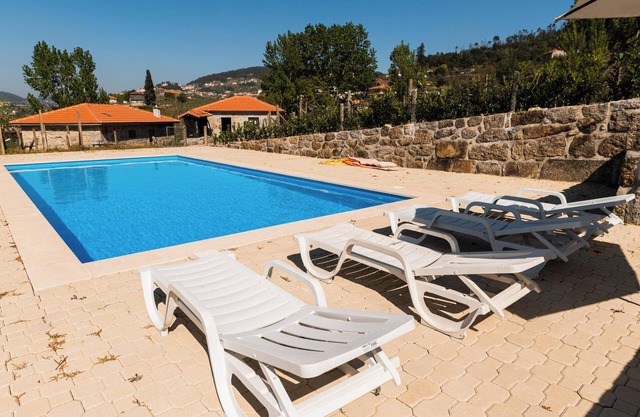 Homerez - Charming House in Fornos + Shared Pool