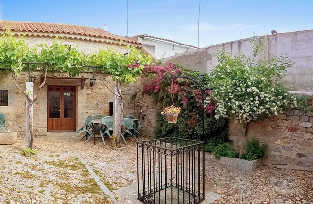 Homerez - Charming House in Añora with Garden