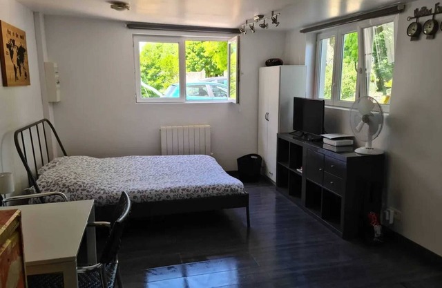 Homerez - Charming studio in Saint-Ay