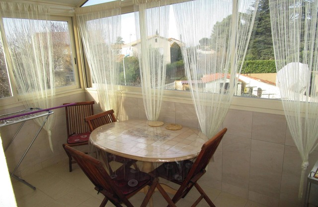 Homerez - Elegant apartment in Vias with balcony and garden