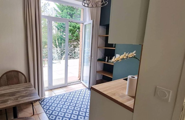 Homerez - Amazing appartement for 2 ppl. with garden at Saint-Cyr-au-Mont-d'Or