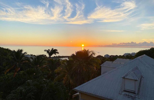 Homerez - House 1 km away from the beach for 6 ppl. with sea view at Gourbeyre