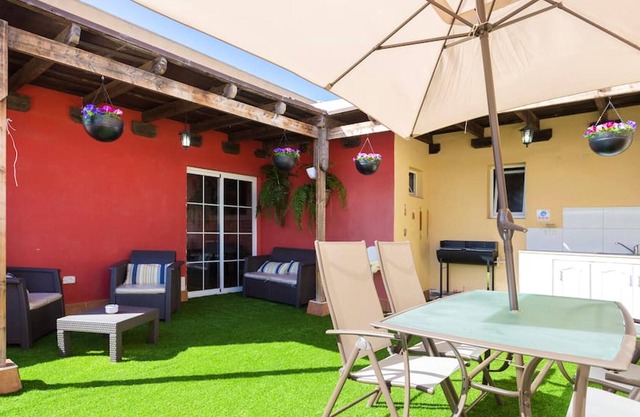 Homerez - House 5 km away from the beach for 9 ppl. with jacuzzi at San Isidro