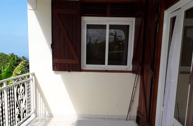 Homerez - House for 8 ppl. with sea view and terrace at Vieux-Habitants