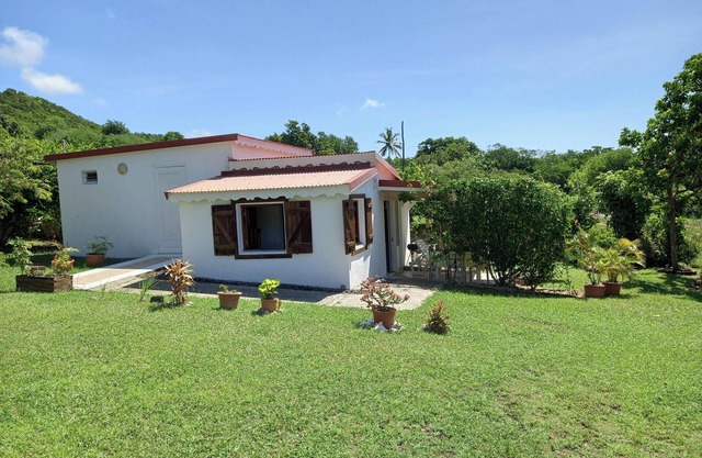 Homerez - House with Garden in Grand-Bourg, 43 sqm