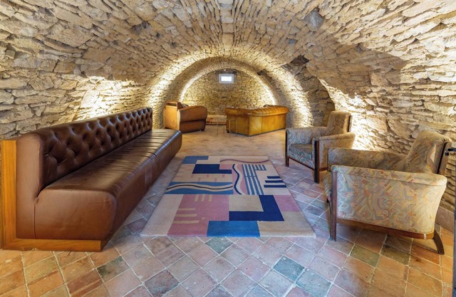 Homerez - Luxurious Villa in Cahors with Private Pool