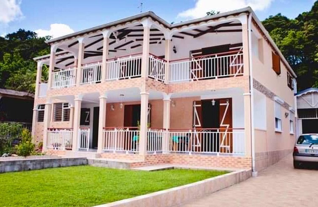 Homerez - Nice appartement 15 km away from the beach for 7 ppl. at Morne-à-l'Eau