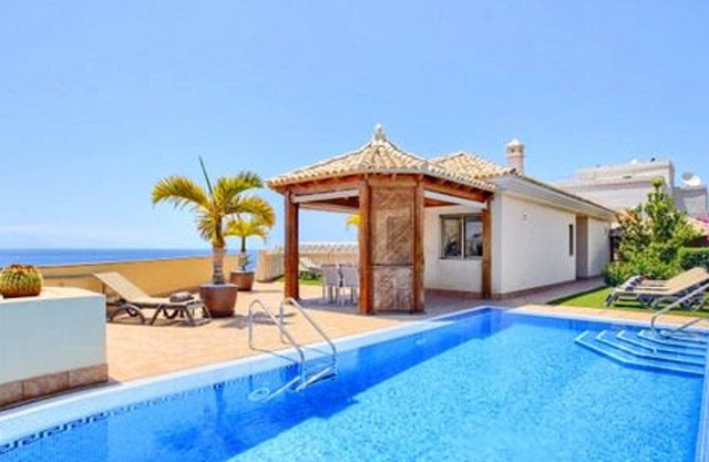 Homerez - Spacious chalet 1 km away from the beach for 8 ppl. with swimming-pool